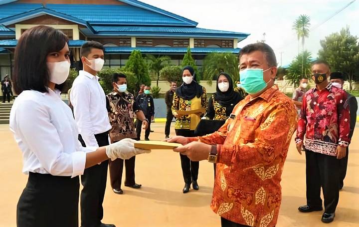 Penyerahan Surat Keputusan Pengangkatan CPNS Formasi Tahun 2019