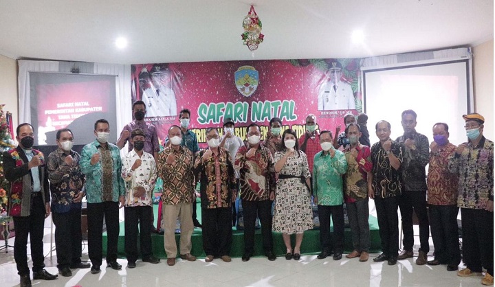 Safari Natal di Kecamatan Tana Lia