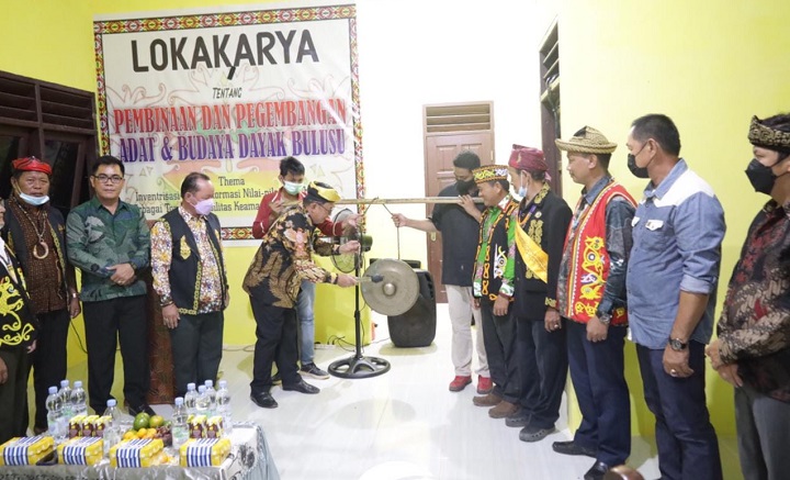 Pembukaan Lokakarya Pembinaan dan Pengembangan Adat Budaya Dayak Bulusu