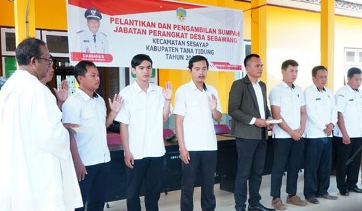 Pelantikan Perangkat Desa di Desa Sebawang