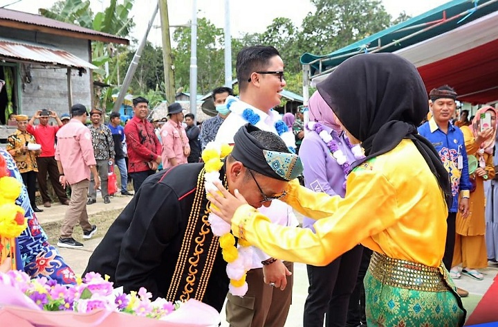 Peresmian Listrik di desa Tengku Dacing