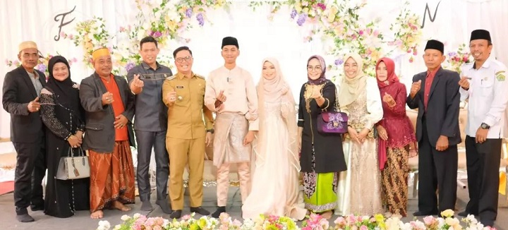 Menghadiri dan Menjadi Saksi Pada Akad Nikah