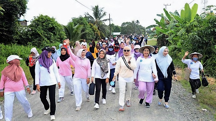 Jalan Santai di Desa Bebatu