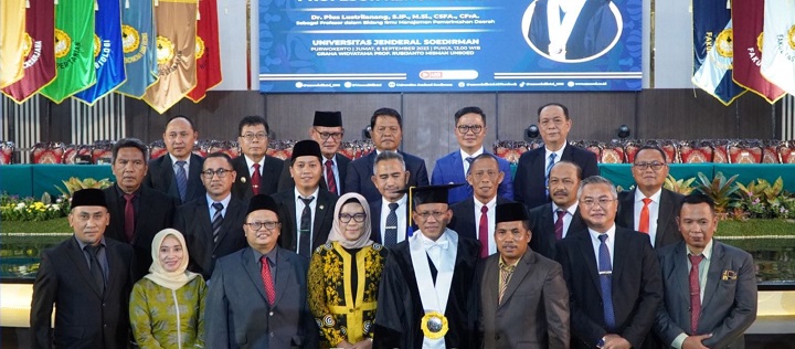 Menghadiri Sidang Terbuka Senat Univ. Jendral Soedirman