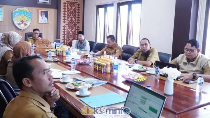 Bupati Tana Tidung, Bapak Ibrahim Ali Melaksanakan Rapat bersama Tim TAPD