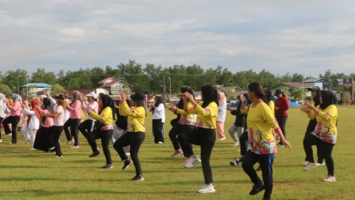 Senam Bersama dan Pemeriksaan Kesehatan Gratis