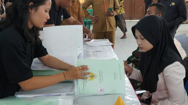 Penyerahan Sertifikat Tanah Masyarakat Kabupaten Tana Tidung