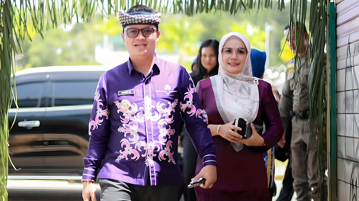 Bupati Tana Tidung dan Ketua TP PKK Kabupaten Tana Tidung Menghadiri Resepsi Pernikahan Alisa dan Rezza Azzari