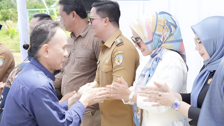 Kegiatan Halal Bi halal di Desa Sambung selatan dan Tengku Dacing serta Memonitoring dan Evaluasi Pembangunan