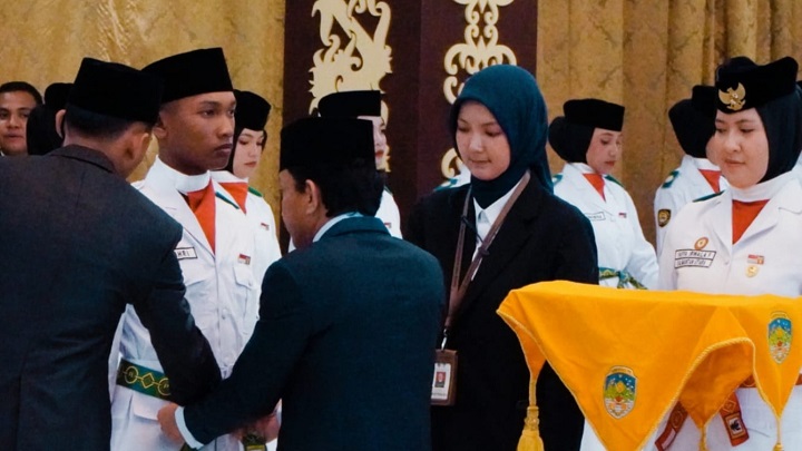 Pengukuhan Paskibraka Kabupaten Tana Tidung untuk HUT ke-79 Kemerdekaan RI