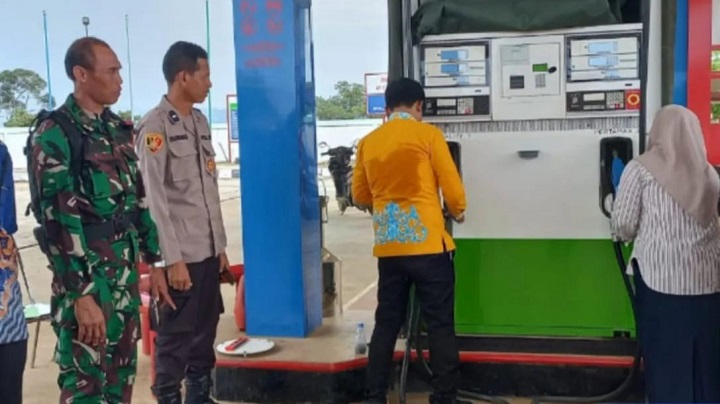 Pengawasan SPBU PT. Tideng Pale Indah: Dispenser BBM Disegel Setelah Pengecekan Ulang