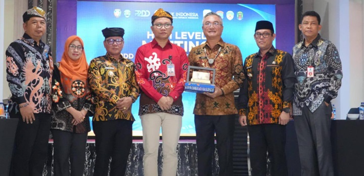 High level metting TP2DD Smester I Se-Kalatara Tahun 2025