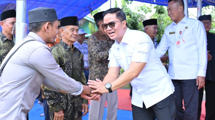 Bupati Tana Tidung Hadiri Resepsi Pernikahan di Sesayap Hilir