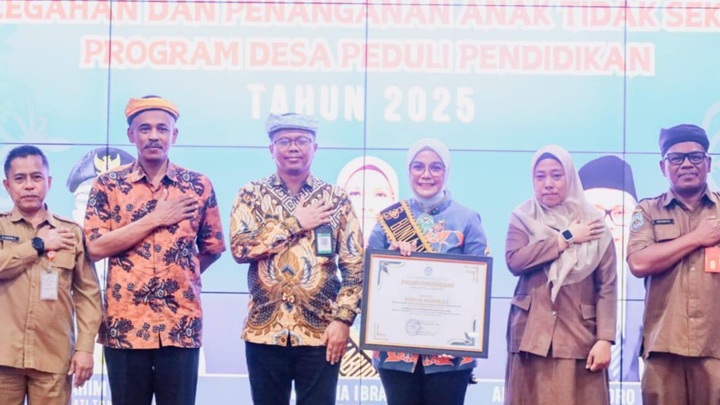 Bunda PAUD Tana Tidung Terima Penghargaan dari BPMP Kaltara atas Dedikasi Tingkatkan Partisipasi Sekolah Usia Dini