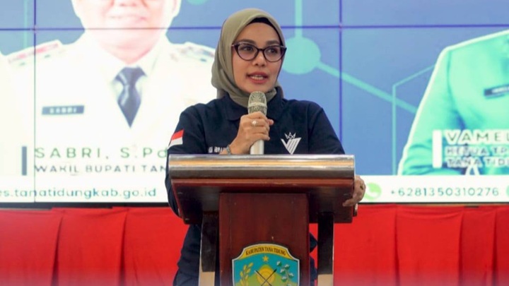 Ketua TP PKK Kabupaten Tana Tidung, Vamelia Ibrahim, Buka Kegiatan Gerakan Aktifka