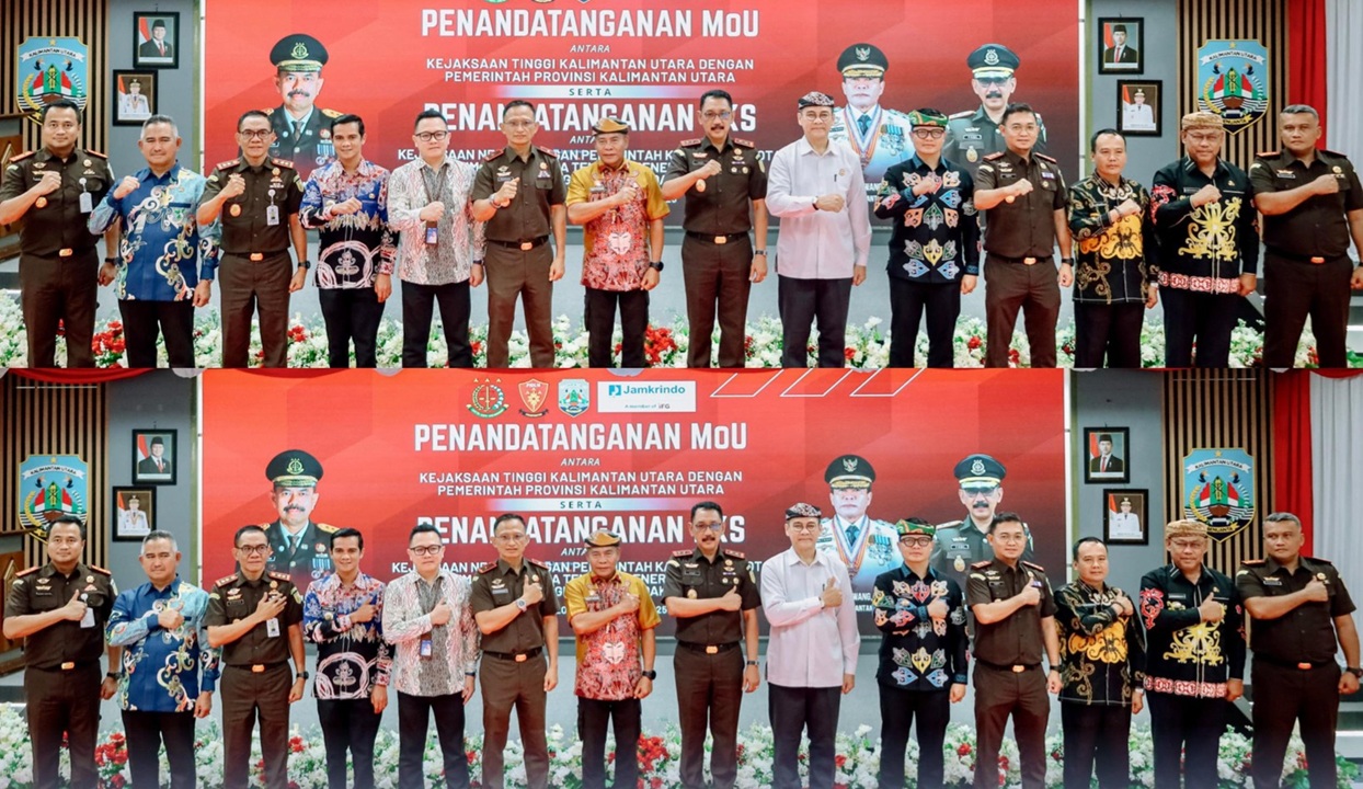 Penandatanganan MoU Kajati dengan Gubernur KALTARA dan PKS oleh Bupati/Wali Kota
