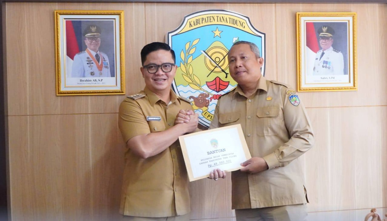 Penyerahan Bantuan Kepada Korban Kebakaran