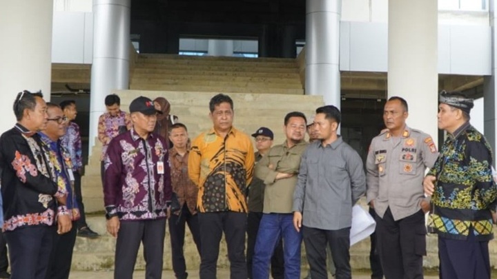 Pemkab Tana Tidung Tinjau Persiapan Upacara HUT RI ke-81 di Pusat Pemerintahan