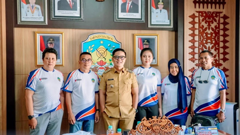 Bupati Tana Tidung Lepas Kontingen Wartawan Menuju PORWADA II Kalimantan Utara di Nunukan