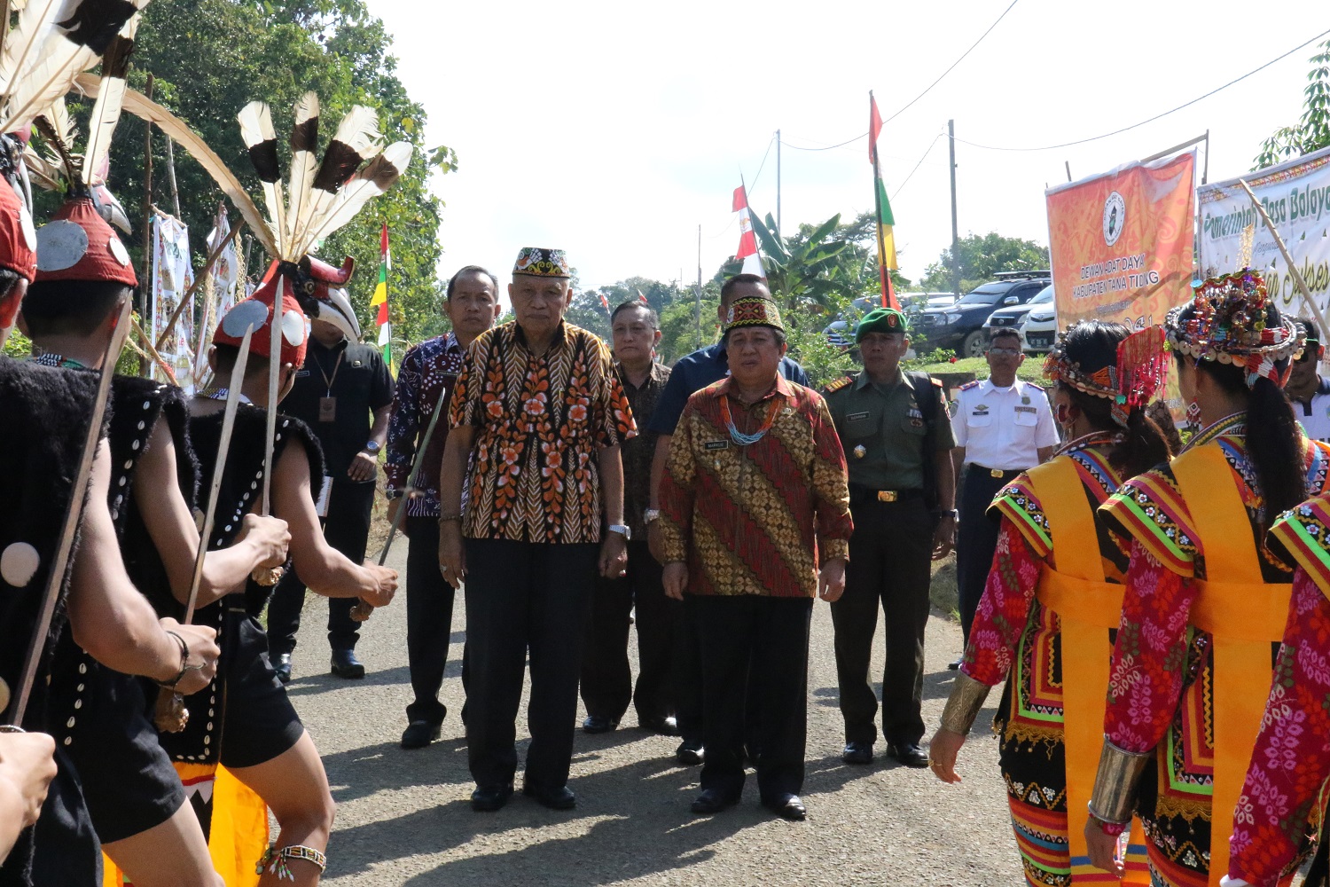 Suasana Hikmat Penutupan Seminar dan Musyawarah Besar KE-VII Lembaga Adat Besar Dayak Bulusu Kalimantan Utara