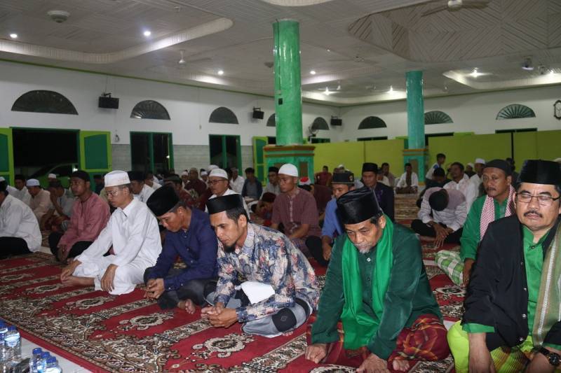 Penyerahan Bantuan Hibah Bupati Tana TIidung