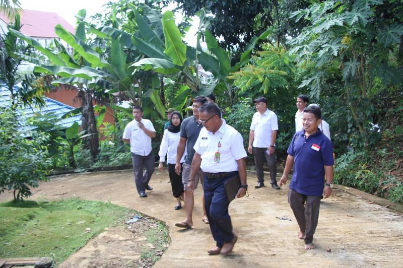 BPBD Tana Tidung menyalurkan bantuan kepada korban longsor di Desa Sedulun