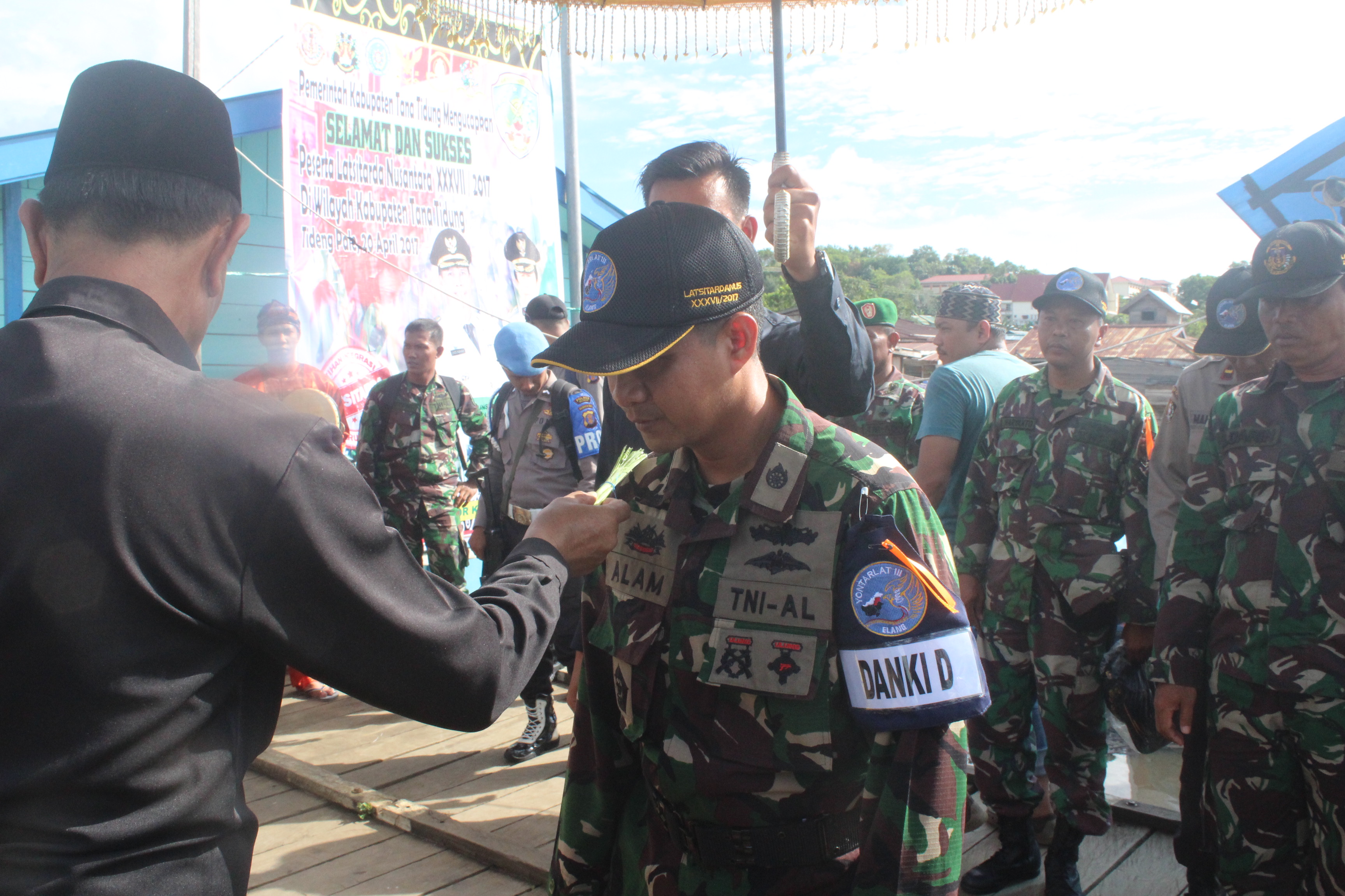 Penjemputan Taruna Latsitarda Pelabuhan Tideng Pale